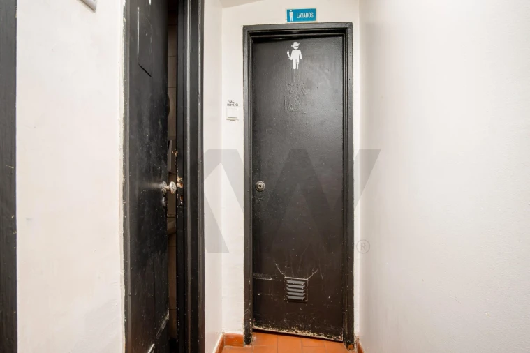 Loja para Trespasse em Almada, Cova da Piedade, Pragal e Cacilhas Foto 18