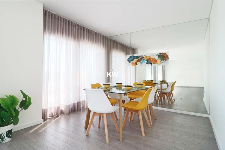 Apartamento T4 para Arrendamento em Carcavelos e Parede Foto 3