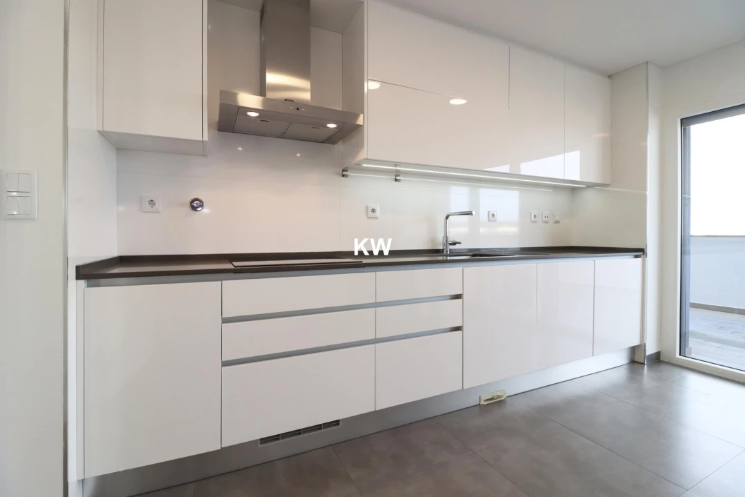 Apartamento T4 para Arrendamento em Carcavelos e Parede Foto 9