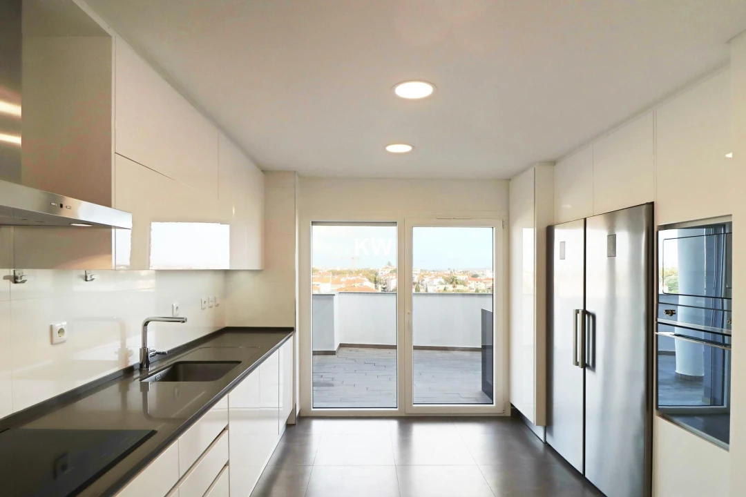 Apartamento T4 para Arrendamento em Carcavelos e Parede Foto 12