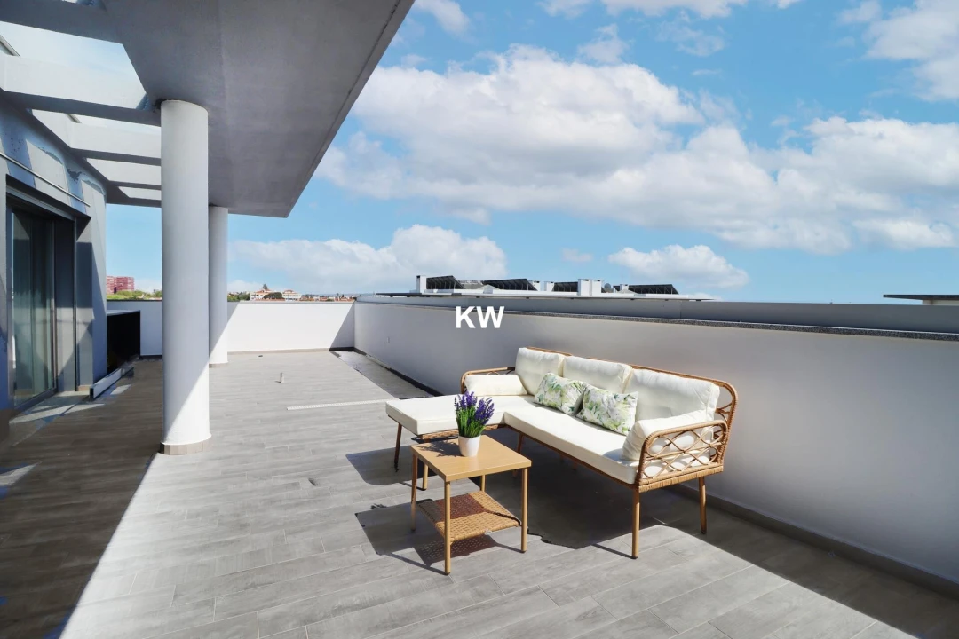 Apartamento T4 para Arrendamento em Carcavelos e Parede Foto 5