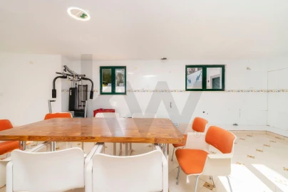Moradia T4 para Venda em Loule (São Sebastião)