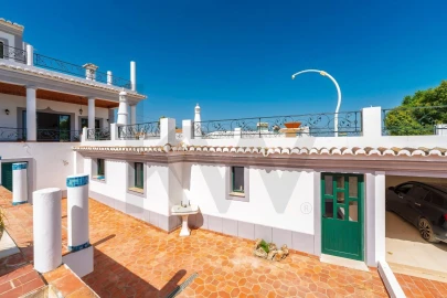 Moradia T4 para Venda em Loule (São Sebastião)