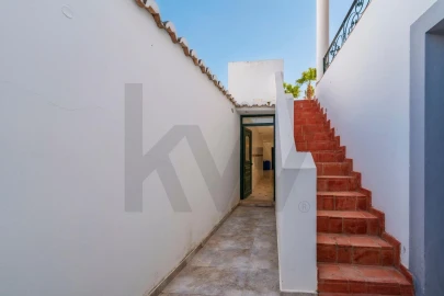 Moradia T4 para Venda em Loule (São Sebastião)