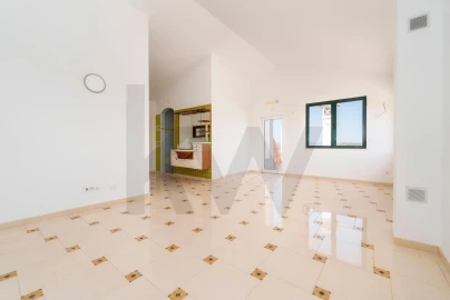 Moradia T4 para Venda em Loule (São Sebastião)