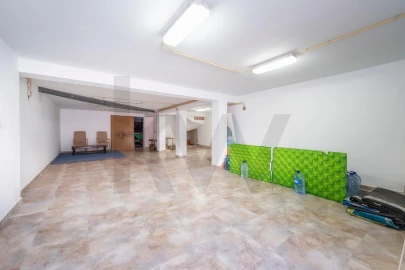 Moradia T4 para Venda em Loule (São Sebastião)