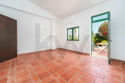 Moradia T4 para Venda em Loule (São Sebastião)
