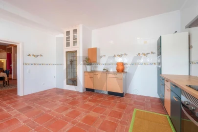 Moradia T4 para Venda em Loule (São Sebastião)