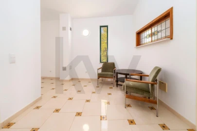 Moradia T4 para Venda em Loule (São Sebastião)