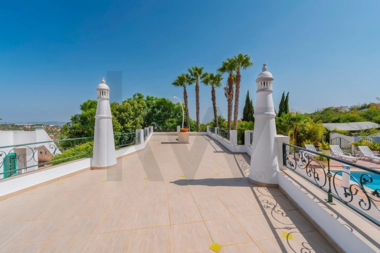 Moradia T4 para Venda em Loule (São Sebastião) Foto 73