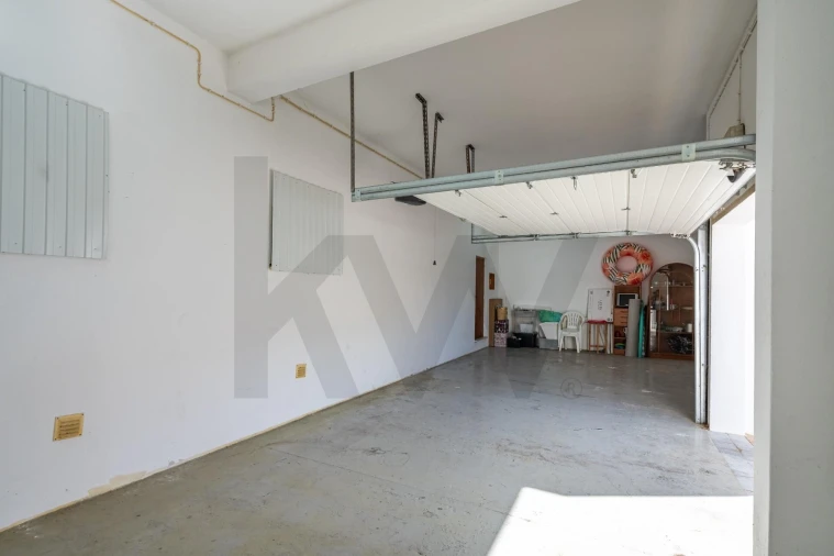 Garagem para Venda em Alvor Foto 13