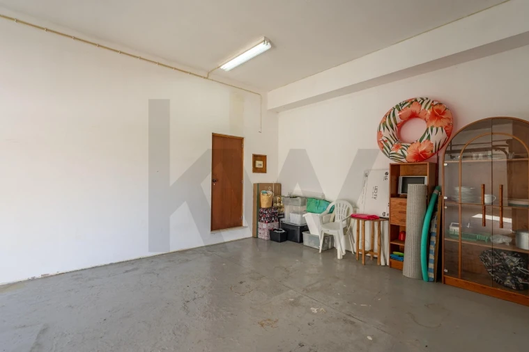 Garagem para Venda em Alvor Foto 11
