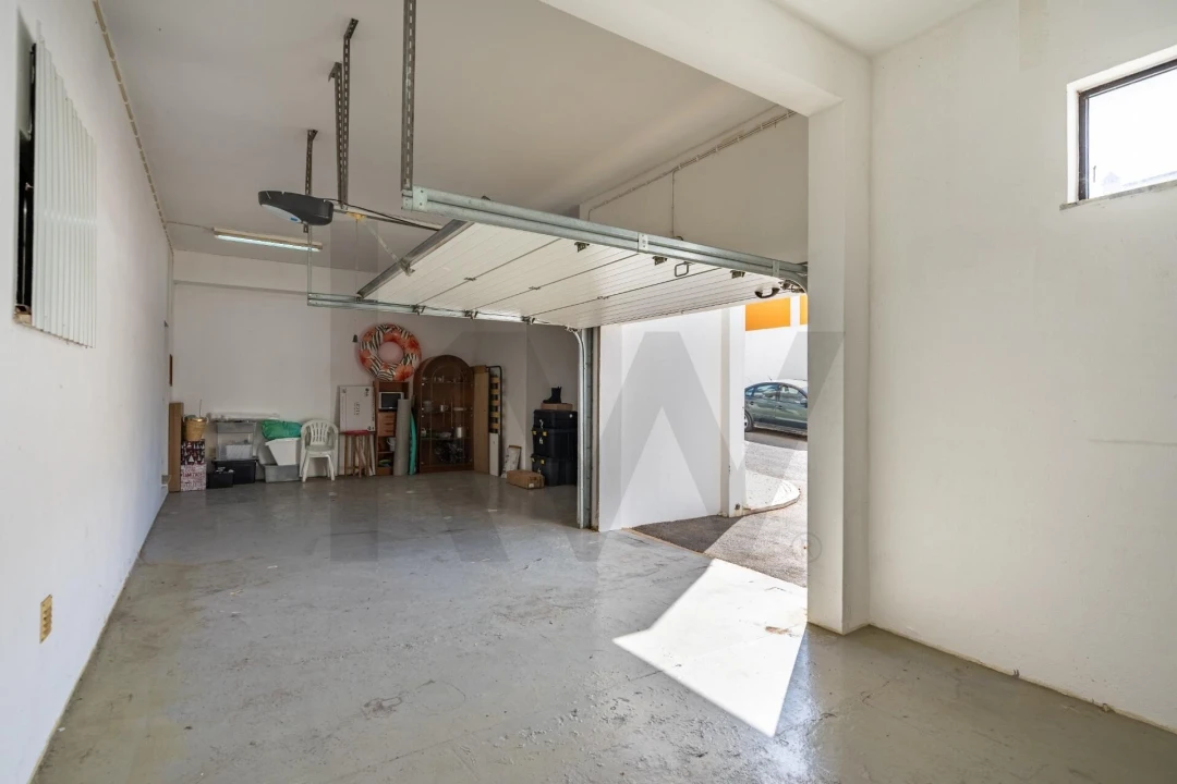 Garagem para Venda em Alvor Foto 14