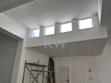 Loja para Arrendamento em Arroios