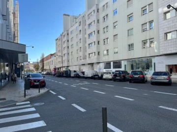 Loja para Arrendamento em Arroios