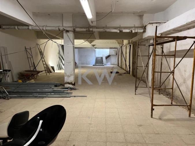 Loja para Arrendamento em Arroios Foto 14