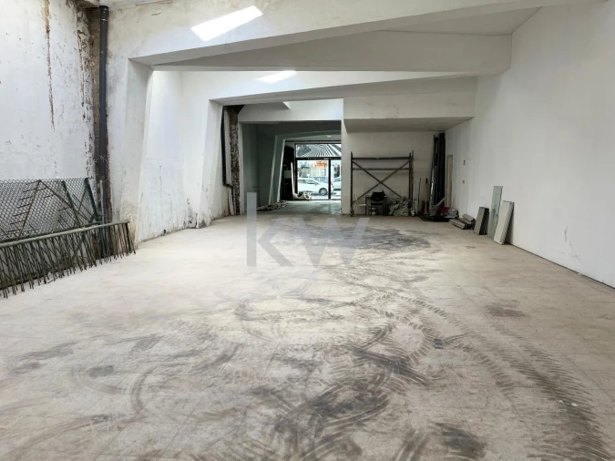 Loja para Arrendamento em Arroios Foto 8