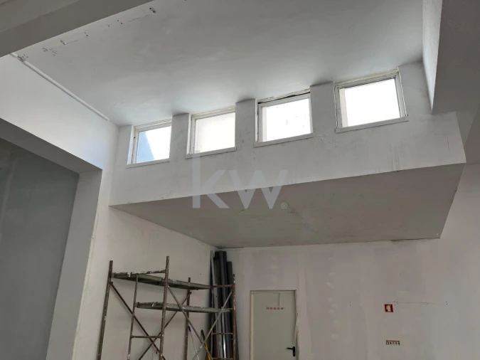 Loja para Arrendamento em Arroios Foto 12