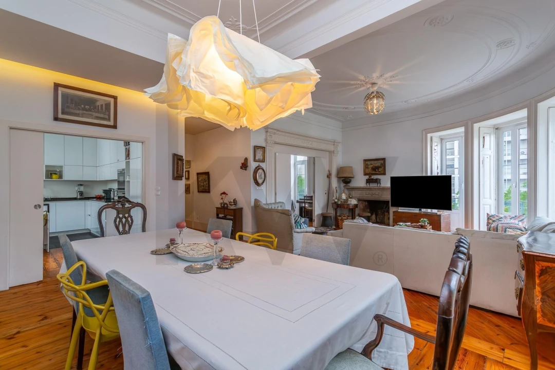 Apartamento T5 para Venda em Avenidas Novas Foto 14