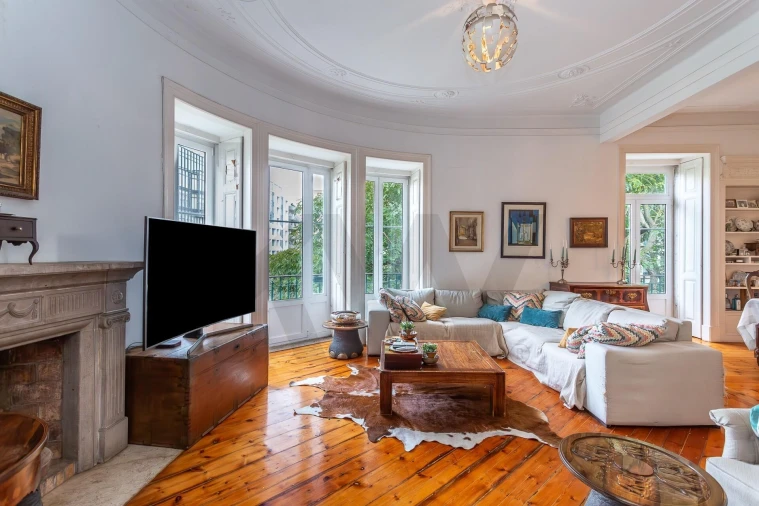 Apartamento T5 para Venda em Avenidas Novas Foto 4