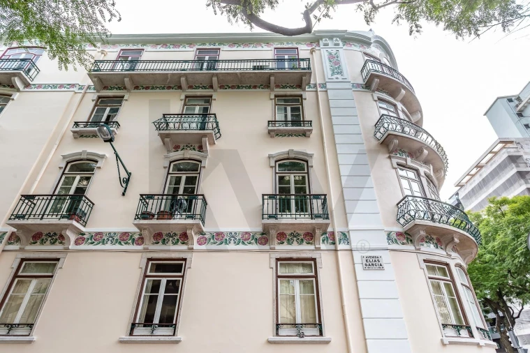 Apartamento T5 para Venda em Avenidas Novas Foto 2