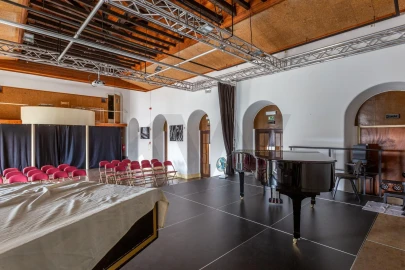 Apartamento T5 para Venda em Santa Maria Maior