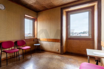 Apartamento T5 para Venda em Santa Maria Maior