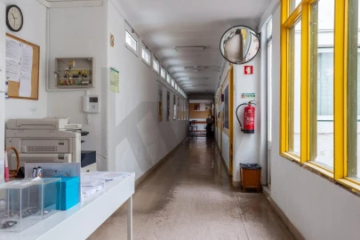 Apartamento T5 para Venda em Santa Maria Maior