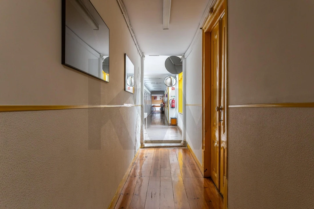 Apartamento T5 para Venda em Santa Maria Maior Foto 3