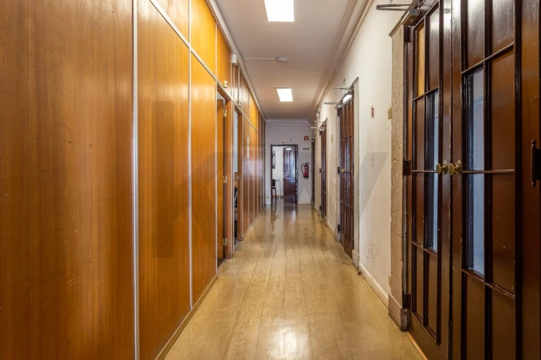 Apartamento T5 para Venda em Santa Maria Maior Foto 15