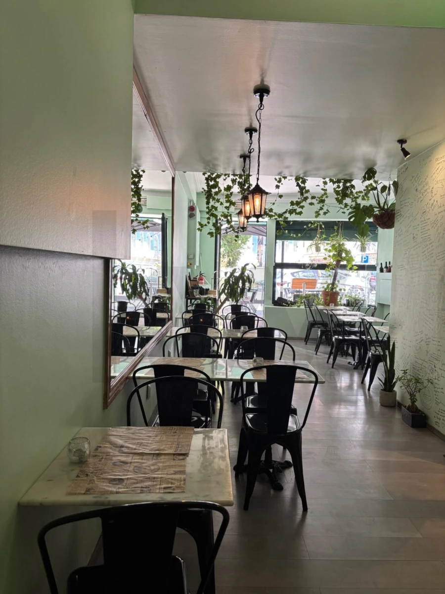 Negócio para Venda em Santo António Foto 3