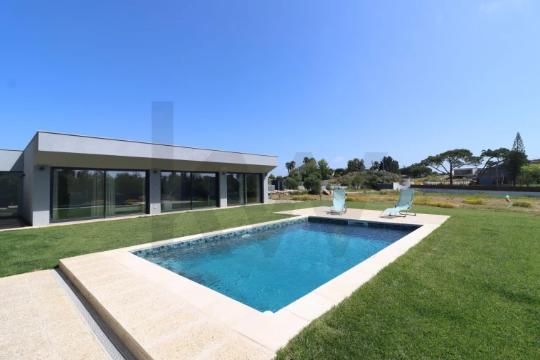 Moradia T4 para Venda em São João das Lampas e Terrugem