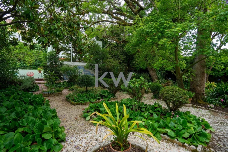 Moradia T6 para Venda em São João das Lampas e Terrugem Foto 1