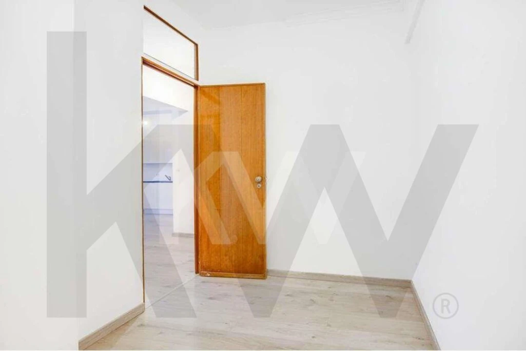 Apartamento T1 para Venda em Póvoa de Santo Adrião e Olival Basto Foto 9