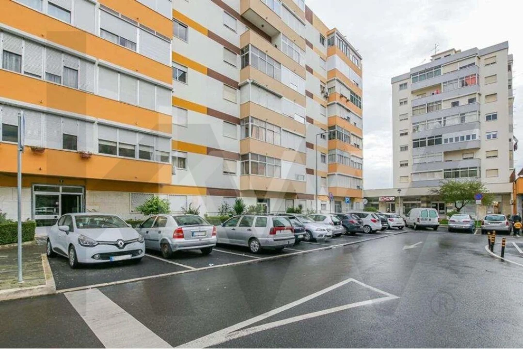 Apartamento T1 para Venda em Póvoa de Santo Adrião e Olival Basto Foto 19