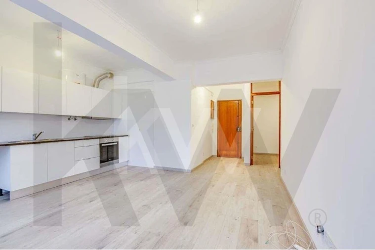 Apartamento T1 para Venda em Póvoa de Santo Adrião e Olival Basto Foto 1