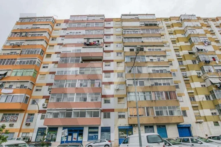 Apartamento T1 para Venda em Póvoa de Santo Adrião e Olival Basto Foto 23