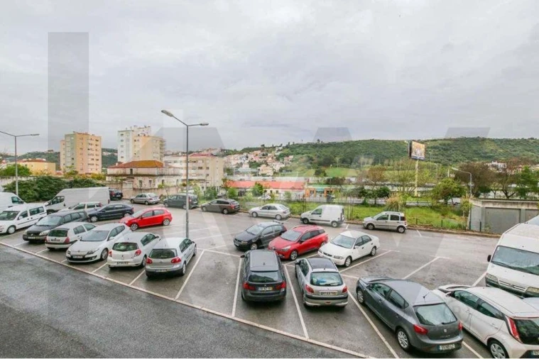 Apartamento T1 para Venda em Póvoa de Santo Adrião e Olival Basto Foto 13