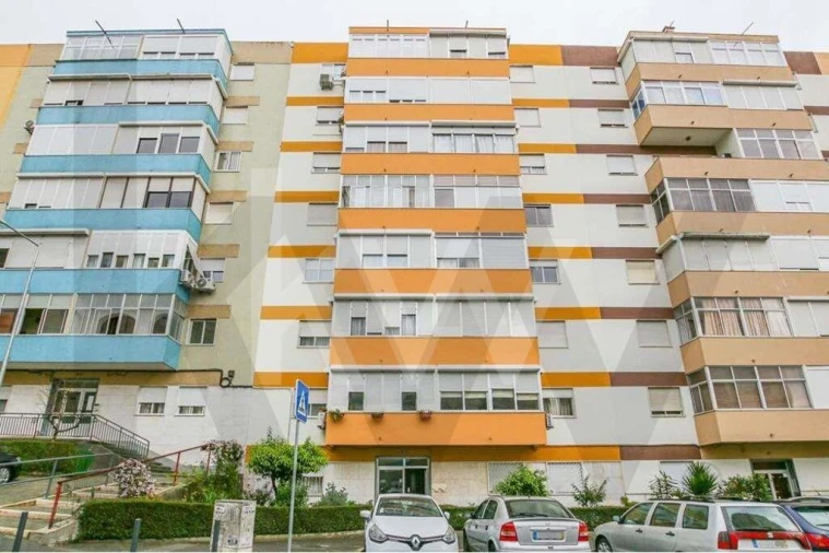 Apartamento T1 para Venda em Póvoa de Santo Adrião e Olival Basto Foto 18