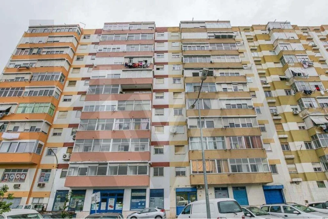 Apartamento T1 para Venda em Póvoa de Santo Adrião e Olival Basto Foto 23