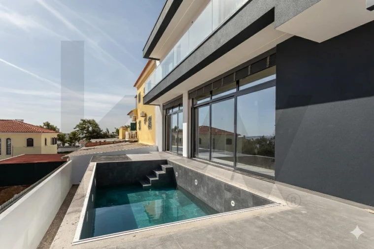 Moradia T4 para Venda em Pontinha e Famões Foto 4