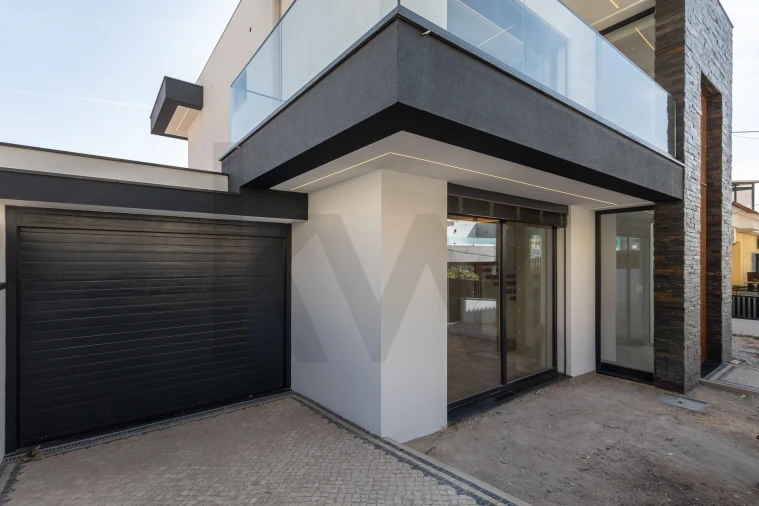 Moradia T4 para Venda em Pontinha e Famões Foto 79