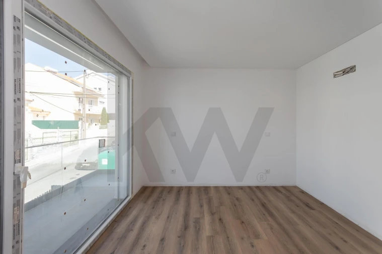 Moradia T4 para Venda em Pontinha e Famões Foto 61