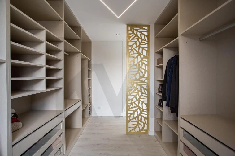 Moradia T4 para Venda em Pontinha e Famões Foto 37