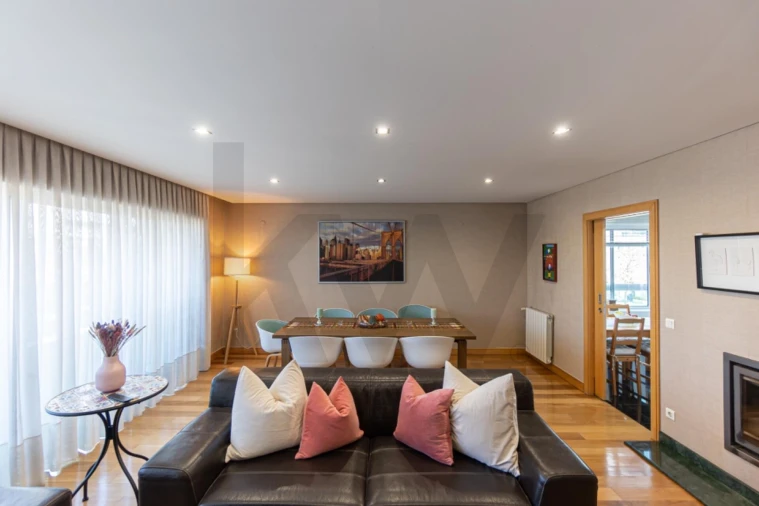 Apartamento T3 para Arrendamento em Ramalde Foto 2