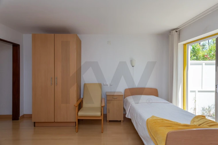 Negócio para Venda em Charneca de Caparica e Sobreda Foto 8