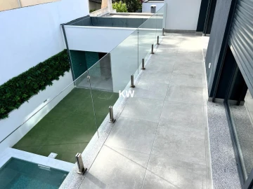 Moradia T4 para Venda em Charneca de Caparica e Sobreda