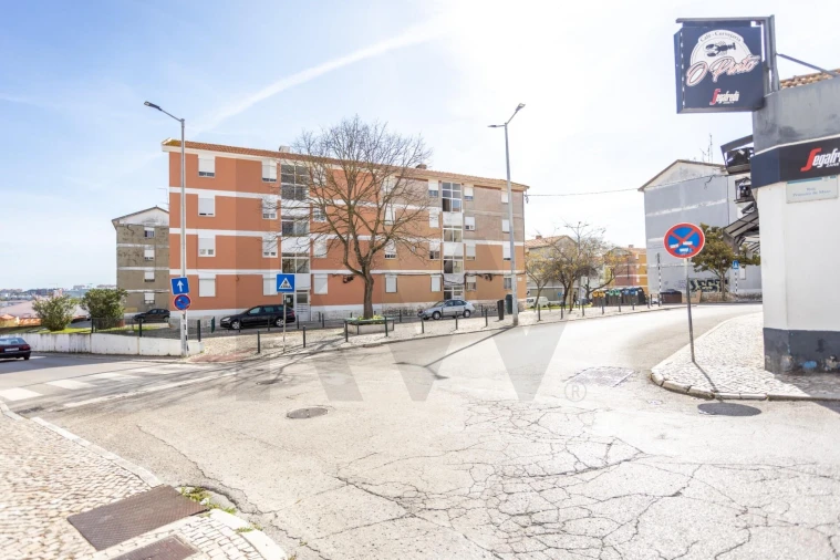 Loja para Trespasse em Amora Foto 12