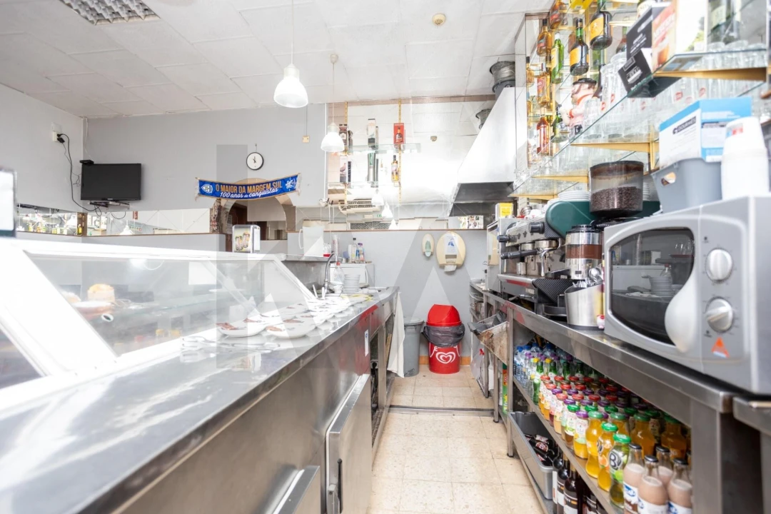 Loja para Trespasse em Amora Foto 4