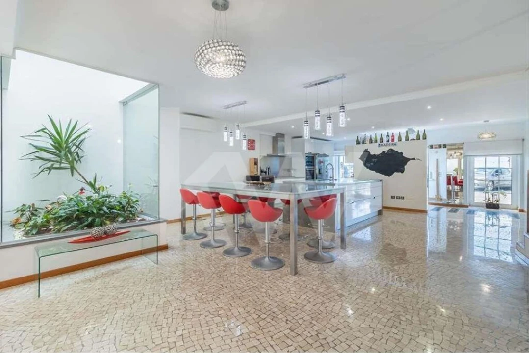 Prédio para Venda em Funchal (Santa Maria Maior) Foto 12